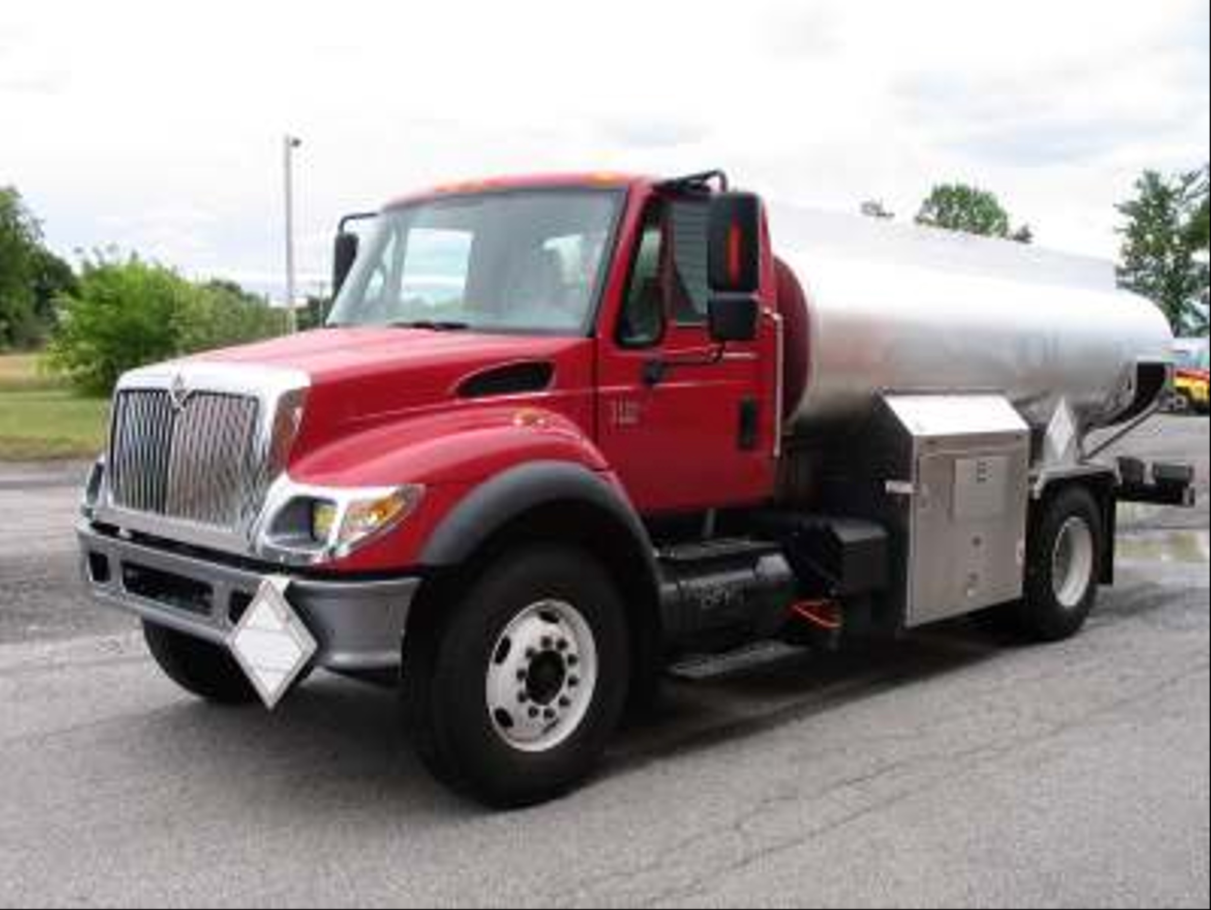 8,000L Aviation Refueler